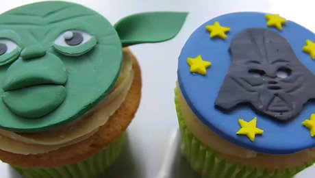 Creer Des Cupcakes Star Wars Yoda Et Dark Vador Minutefacile Com